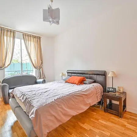 Apartment Beautiful 3 Bdr With Garden Close To Champs-elysees *